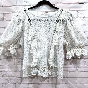 Express embroidered‎ crochet puff sleeve white blouse size medium